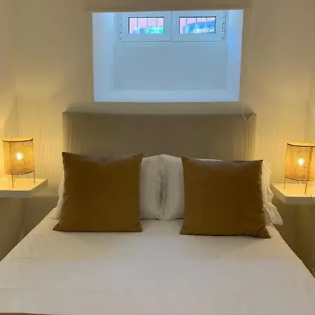 Hip Tailor Made Flat In Estrela! * Lisbon