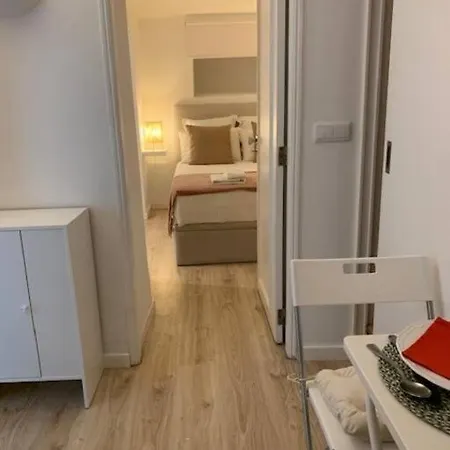Hip Tailor Made Flat In Estrela! 리스본