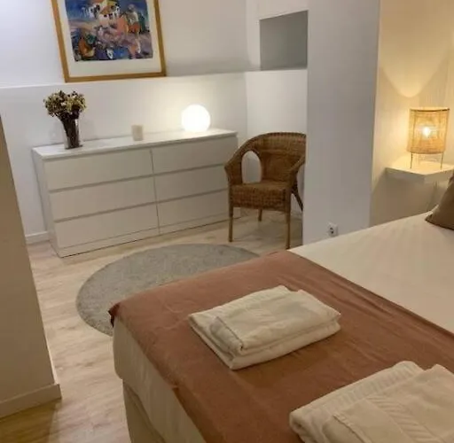 Hip Tailor Made Flat In Estrela!