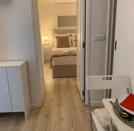 Hip Tailor Made Flat In Estrela! Lisbon