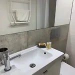Hip Tailor Made Flat In Estrela! Apartment